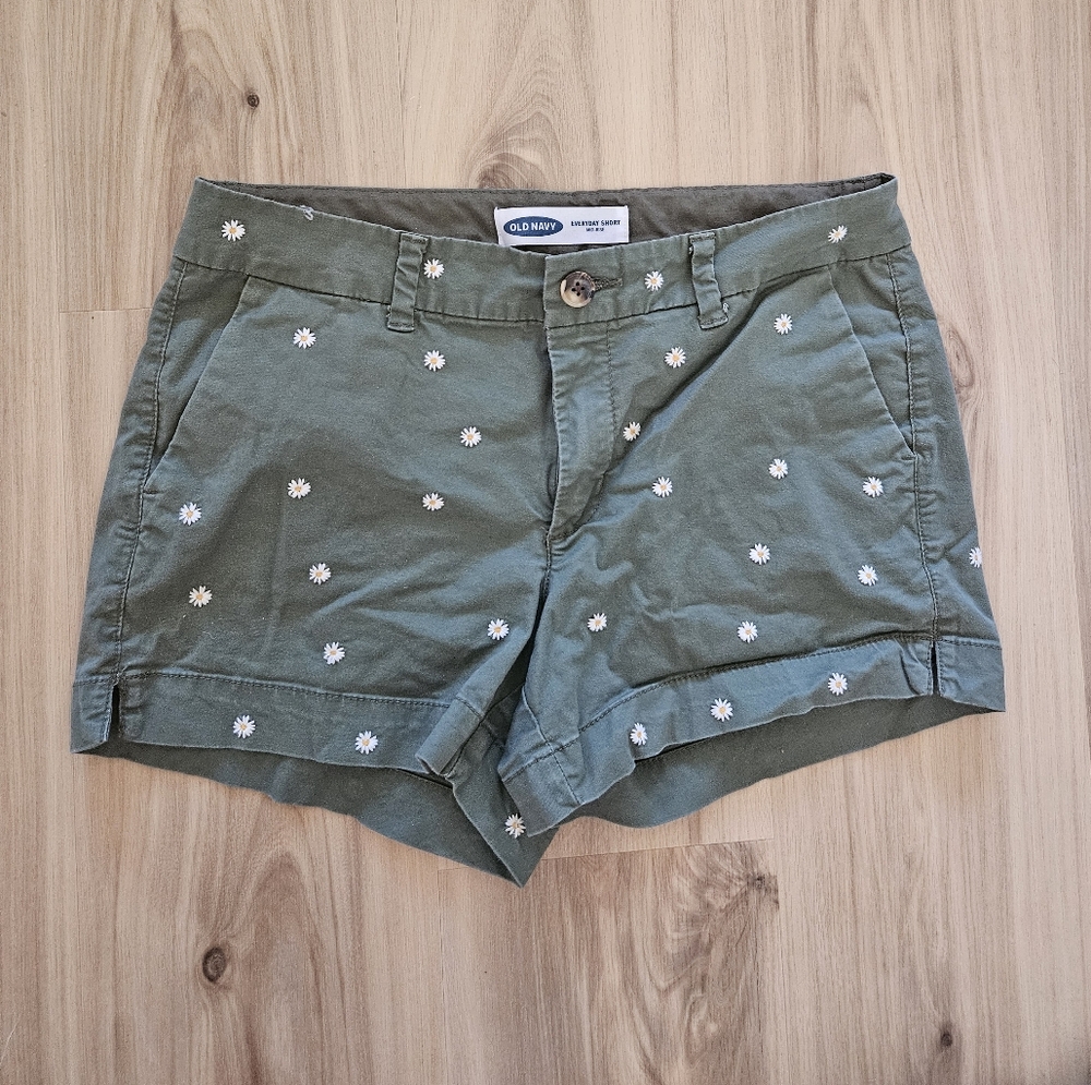 Old Navy Women's Green Everyday Daisy Short